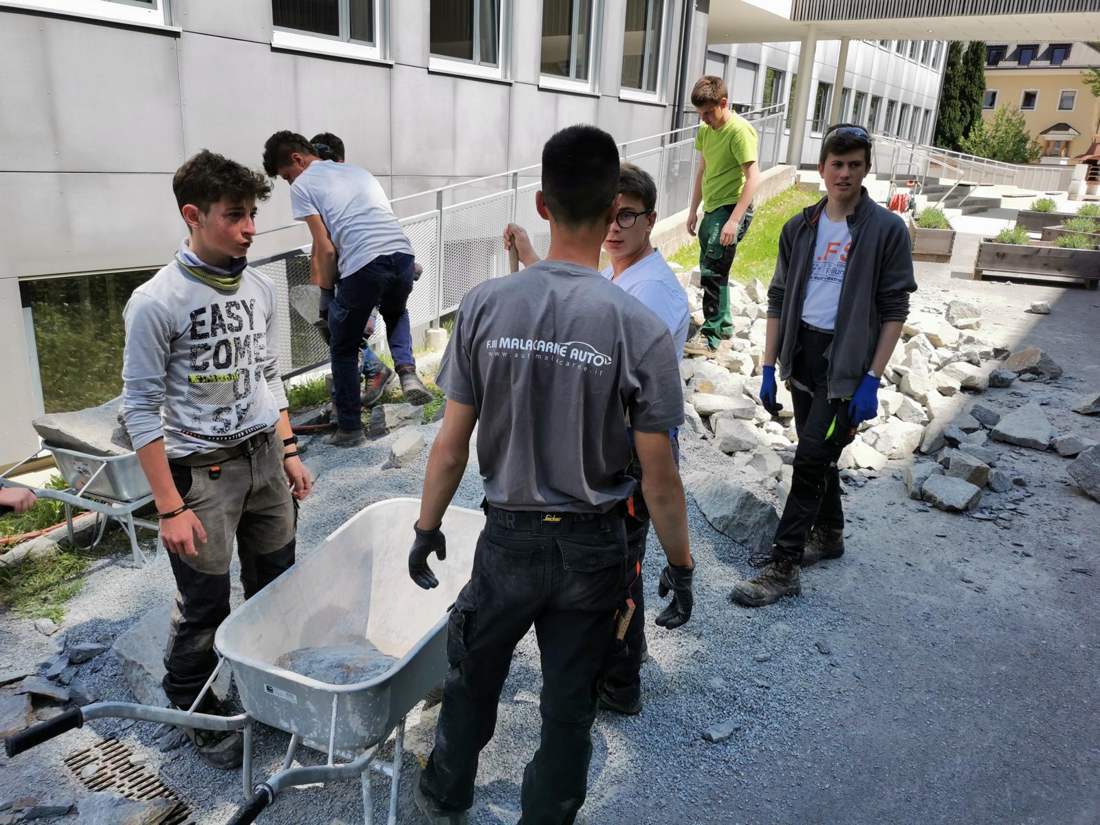 Gute Zusammenarbeit trotz sprachlicher Barrieren, Foto: Artinger