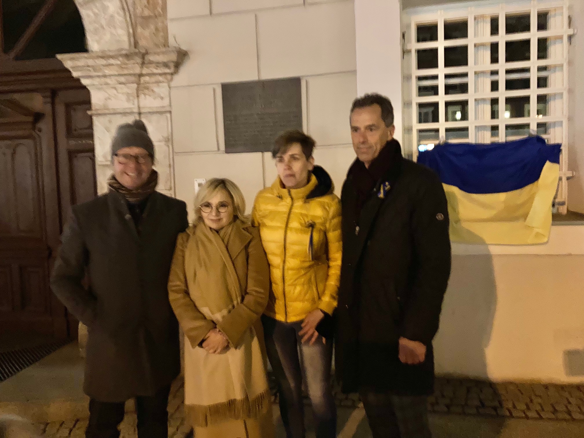 Dekan Franz Troyer, Bgm. Elisabeth Blanik, Katharina Weichselbraun, Honorarkonsul Walter Peer. Foto: Stangl