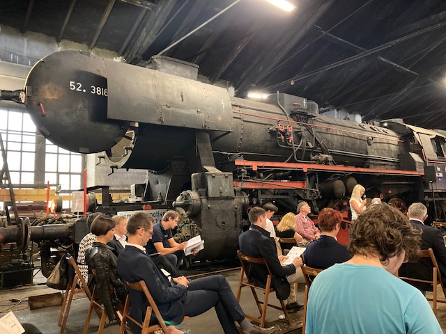 Die Auktion fand erstmals im historischen Heizhaus statt. Fotos: Brugger