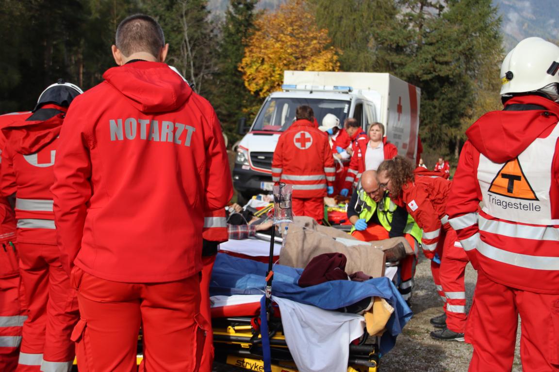 Szene bei der Patientenversorgung. Foto: RK Osttirol