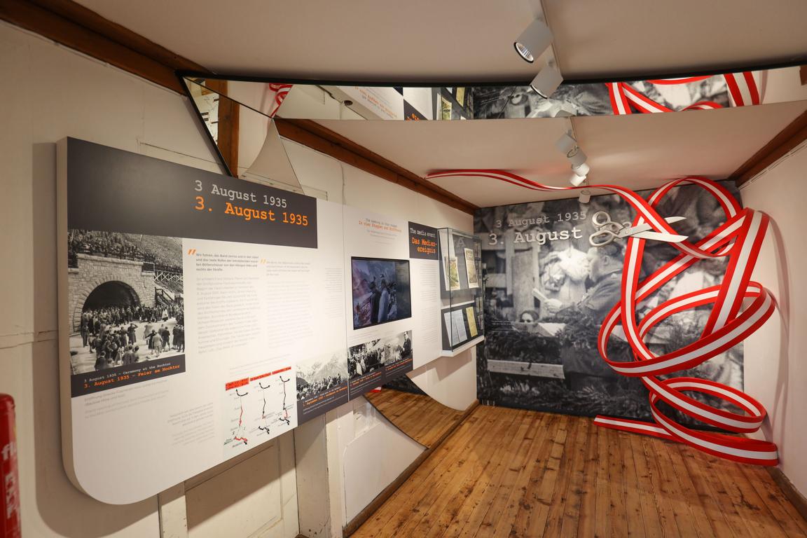 Ausstellung Bau der Stra&szlig;e