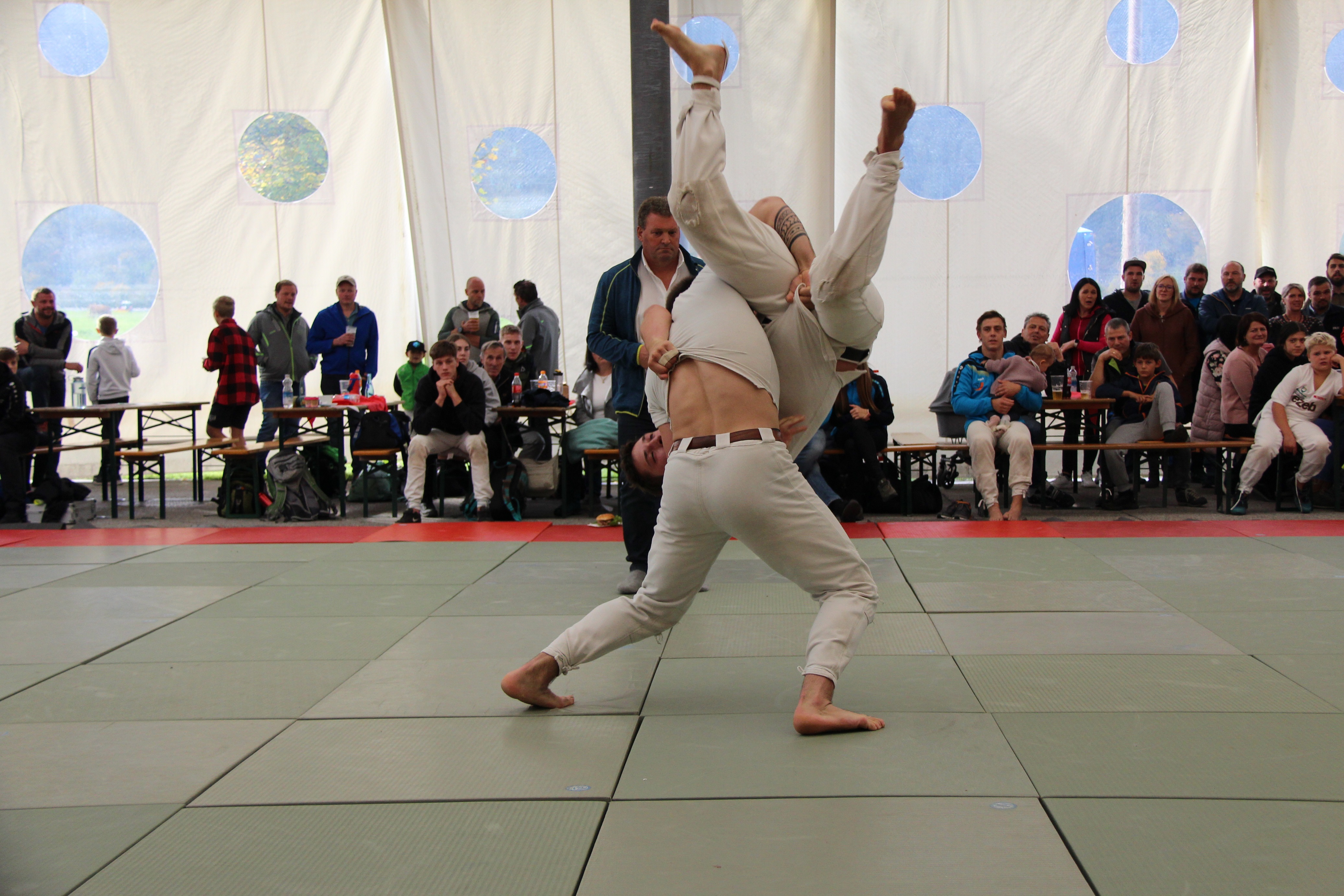 Eine perfekte Aushebetechnik von Philip Holzer beim Hogmaorfinale gegen Andreas Hauser