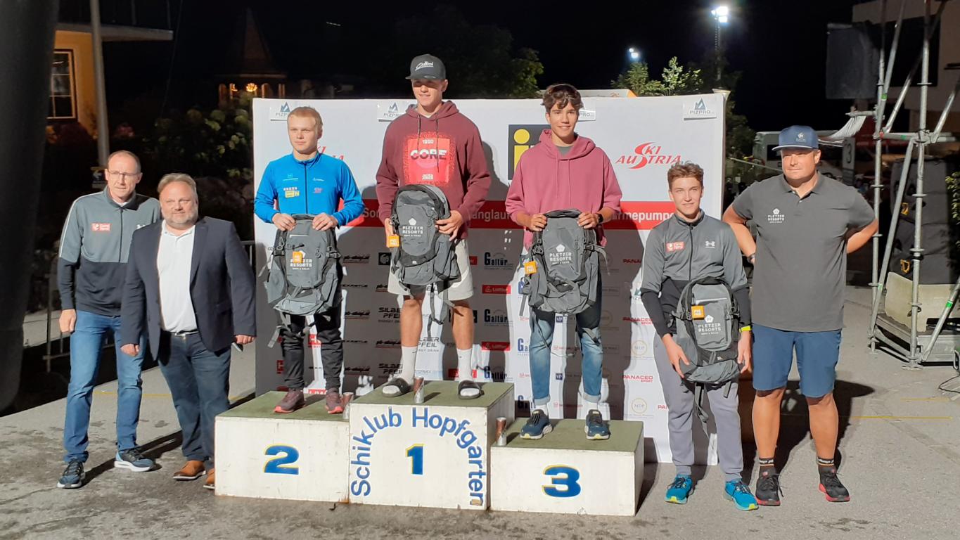 Siegerehrung nach dem Skating Sprint Night Race Hopfgarten