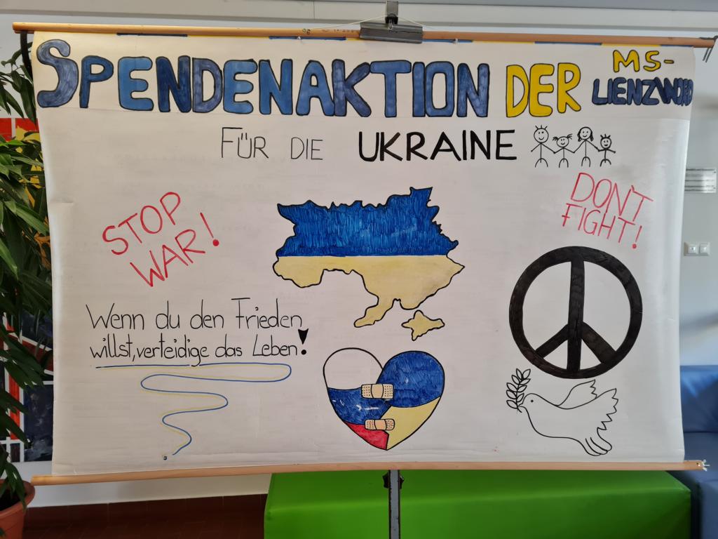 Mit diesem Plakat haben die Sch&uuml;lerInnen der 4a zu Spenden aufgerufen.