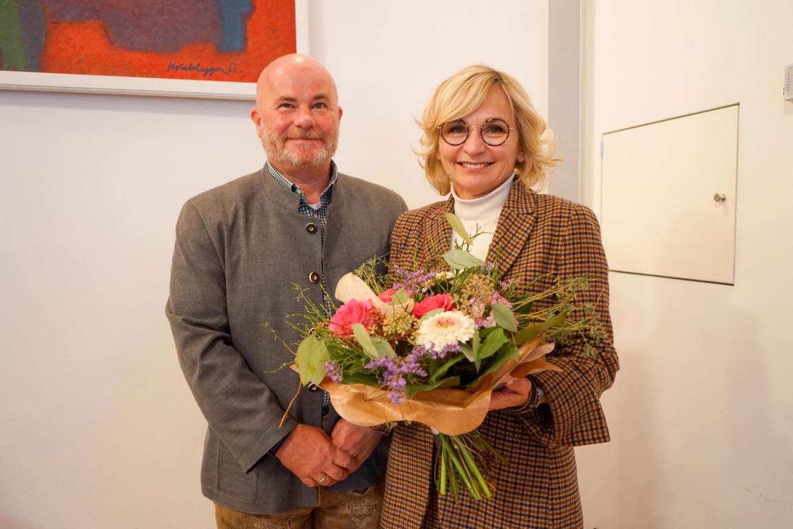 Bgm. Elisabeth Blanik und Finanzpolizist Michael Aigner. Foto: Stadt Lienz/Lenzer