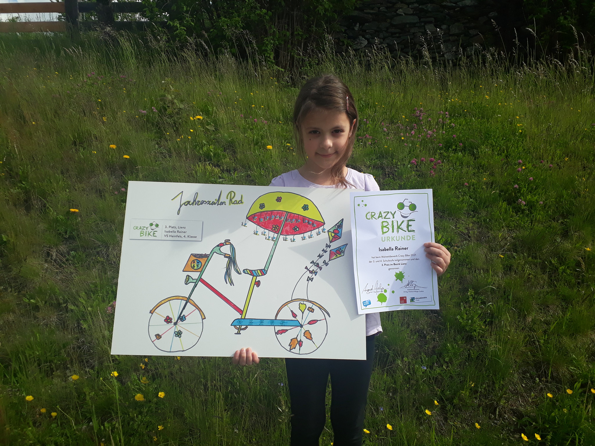 Isabelle Rainer mit ihrem Jahreszeiten-Rad/VS Heinfels