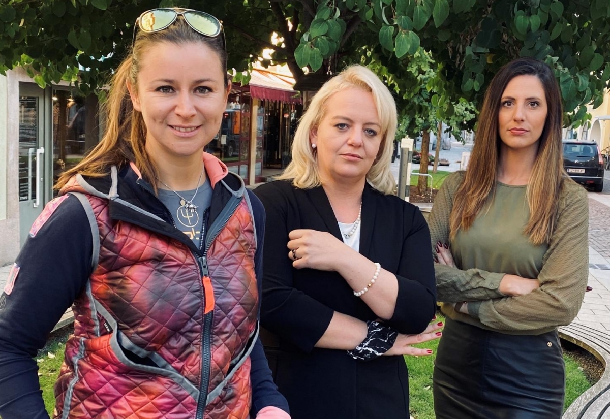 Okt.: Mit einem offenen Brief an die Landesregierung k&auml;mpften Barbara Schusteritsch (Bezirksvorsitzende JW Lienz), Kathrin J&auml;ger (Obfrau TVB OA Lienz), Christina Staffler (Obfrau JVP Osttirol) f&uuml;r eine Ausnahmeregelung f&uuml;r den Bezirk Lienz. Foto: Schuster