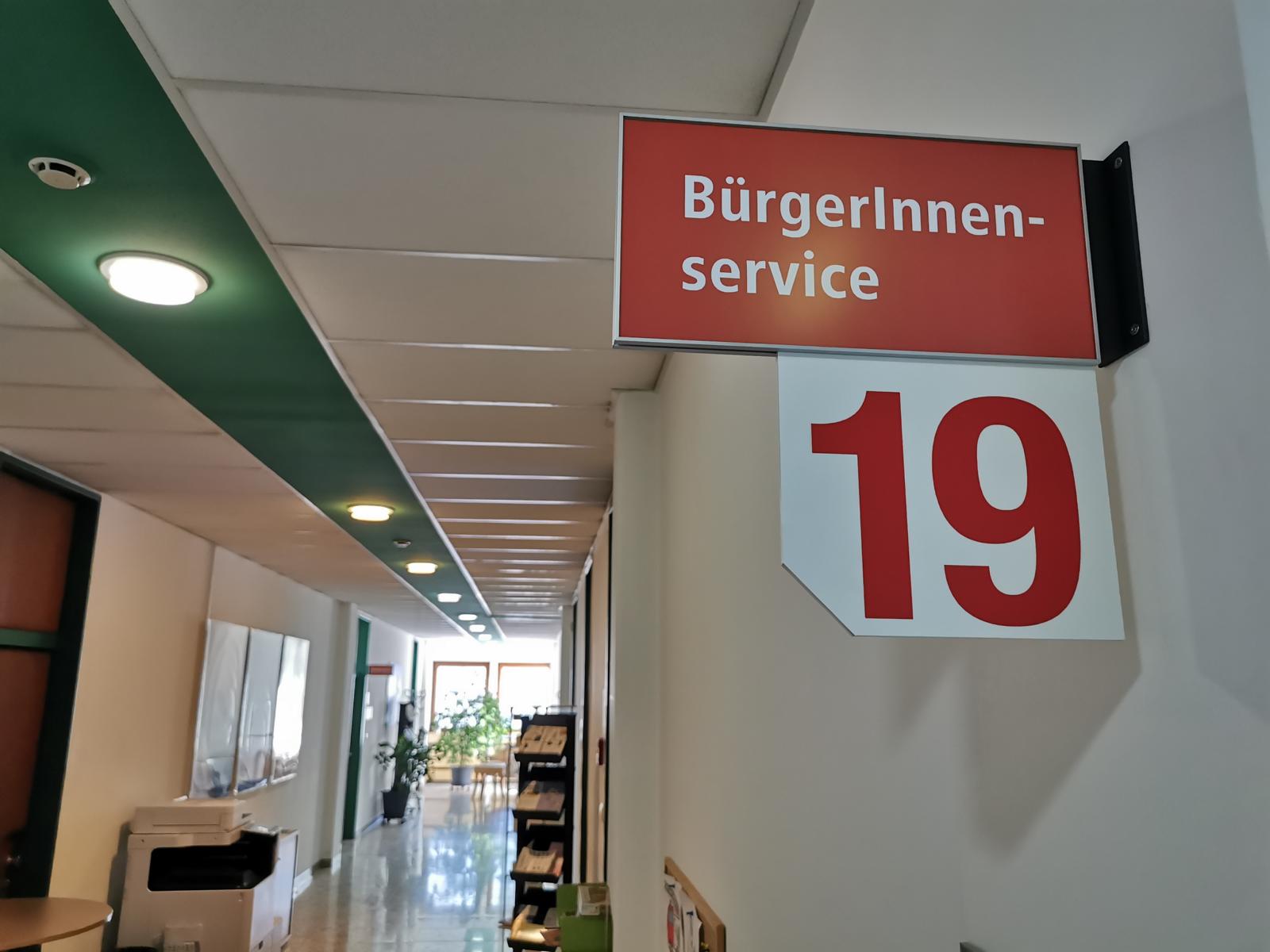 Personen mit &ouml;sterreichischer Staatsb&uuml;rgerschaft k&ouml;nnen sich u.a. bei der BH registrieren lassen