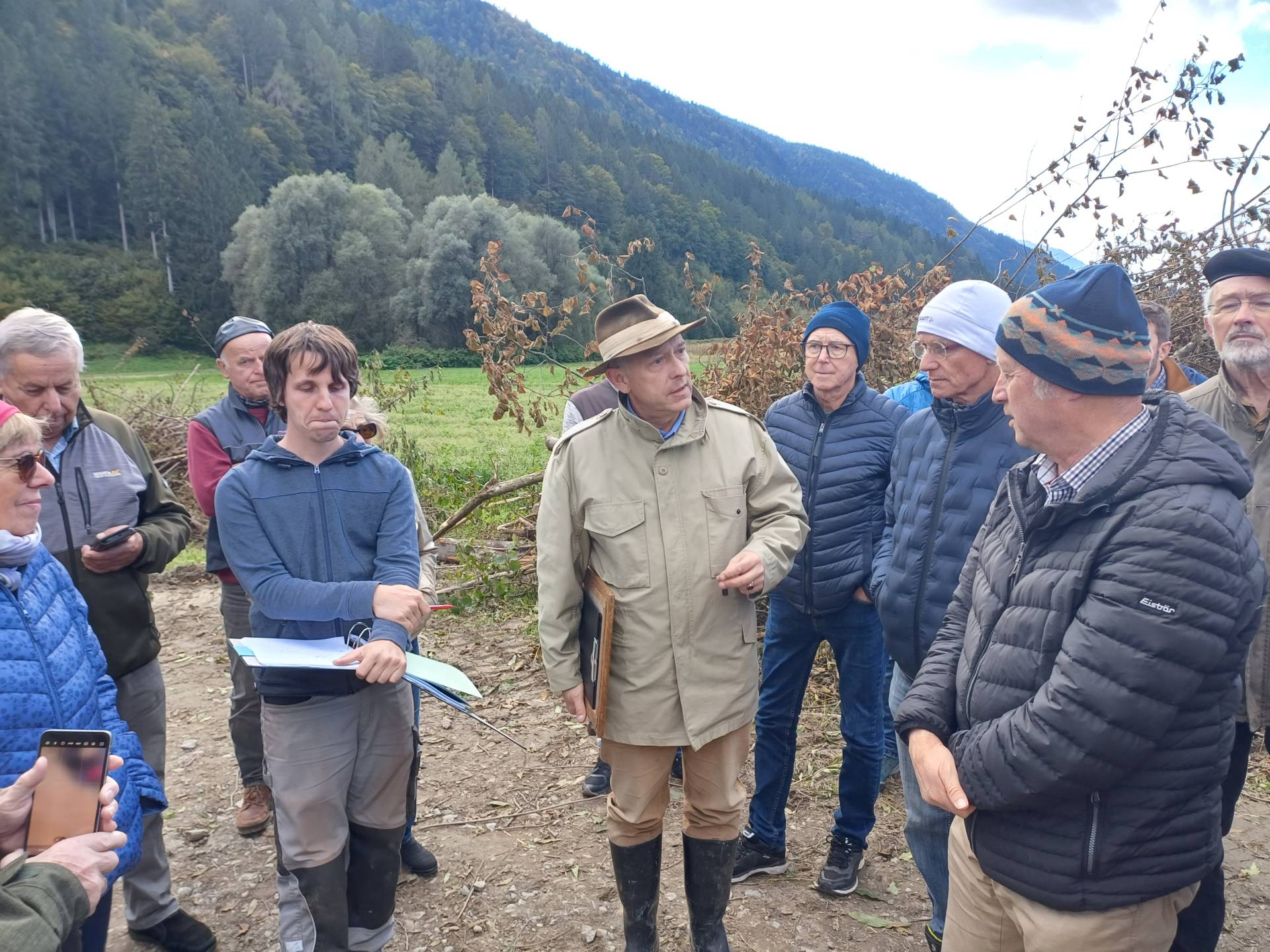 Reges Interesse an den Ausgrabungen.