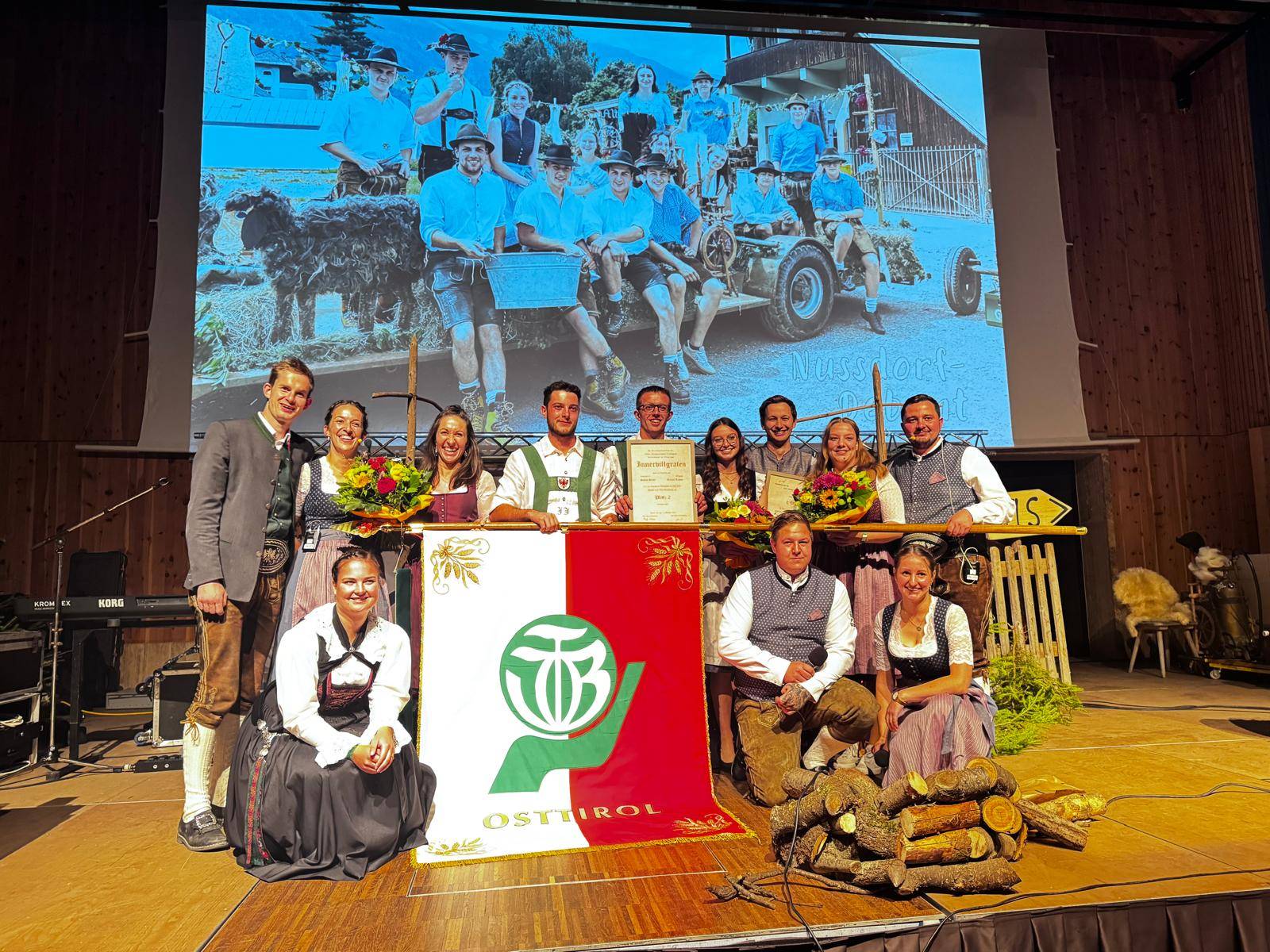 Die Ortsgruppe Nu&szlig;dorf-Debant konnte die begehrte Wanderfahne mit nach Hause nehmen. Foto: Mariner