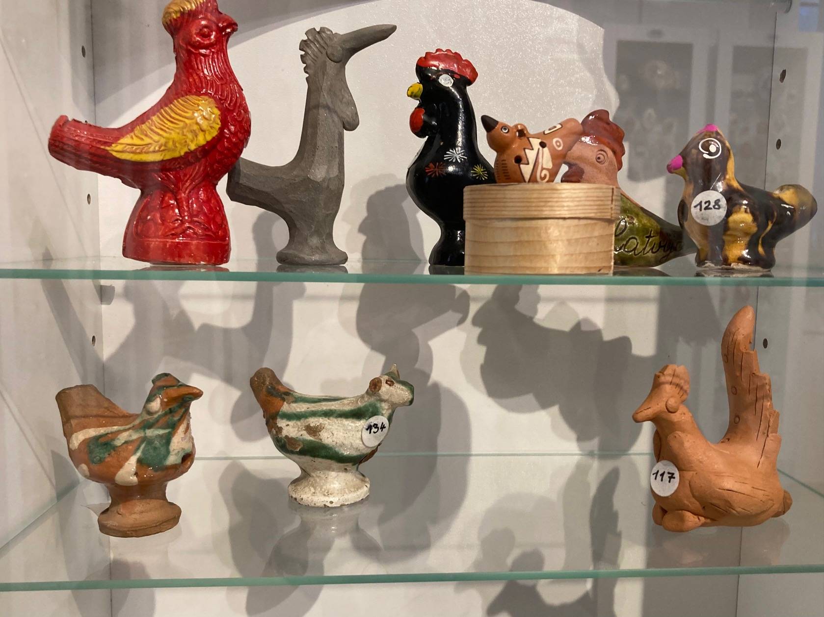 Kleine Vogelpfeifen gibt es in allen gr&ouml;&szlig;en und Formen. Foto: Stangl