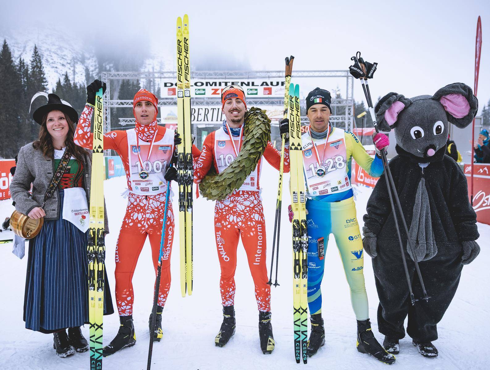 M&auml;nnerpodium 40km: Francesco Ferrari (ITA, 2. Platz), Lorenzo Busin (ITA, 1. Platz 42 Km Rennen). Foto: Expa Pictures