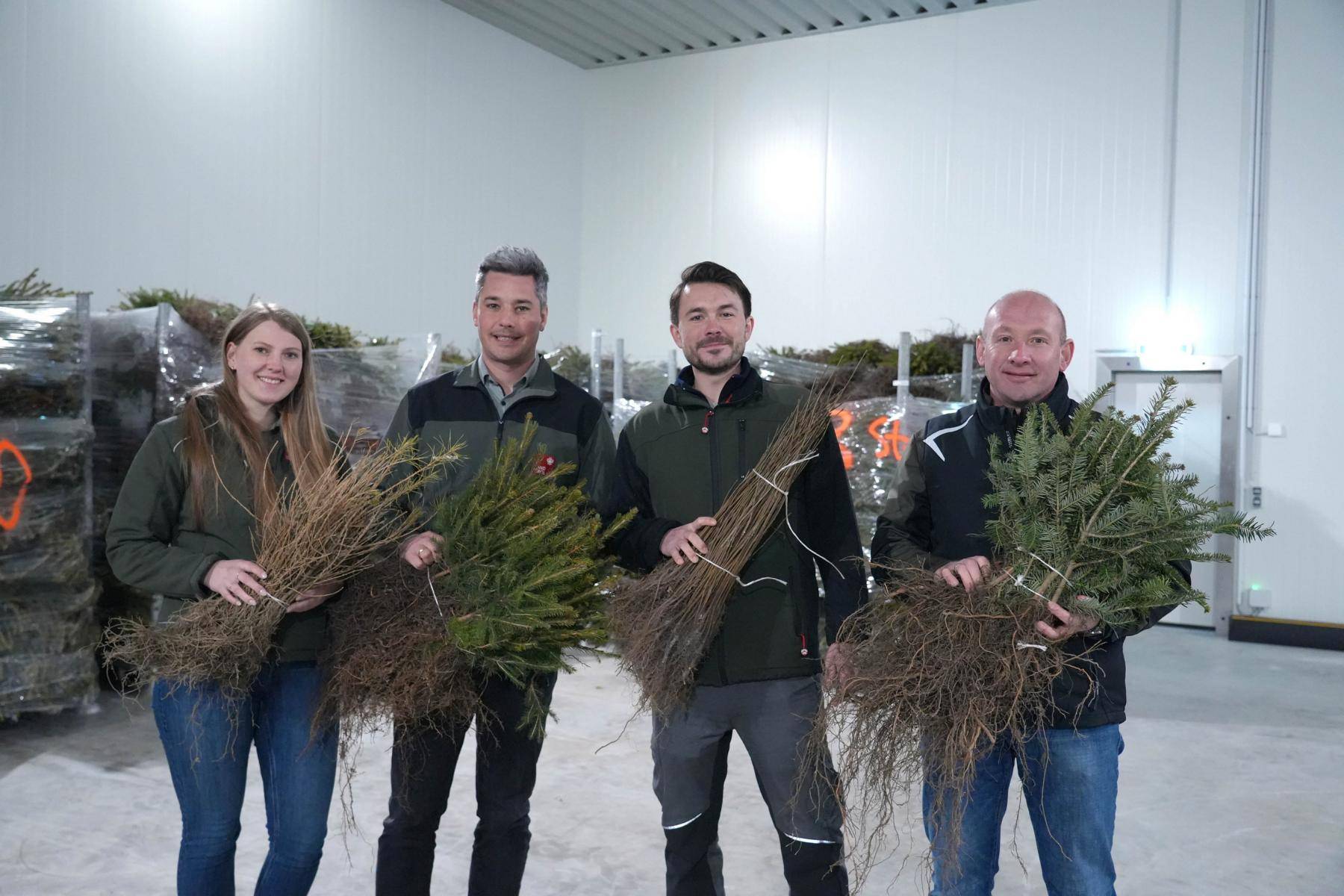 v. l. Im neuen K&uuml;hlhaus in Bad H&auml;ring: Daniela Pollak, Harald Oblasser, Daniel Meier und Christian Annewanter. Foto: Land Tirol/Trenker