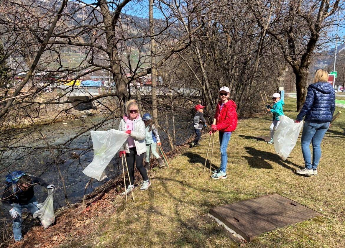 Entlang von beliebten Spazierwegen lag besonders viel Abfall. Foto: Goller