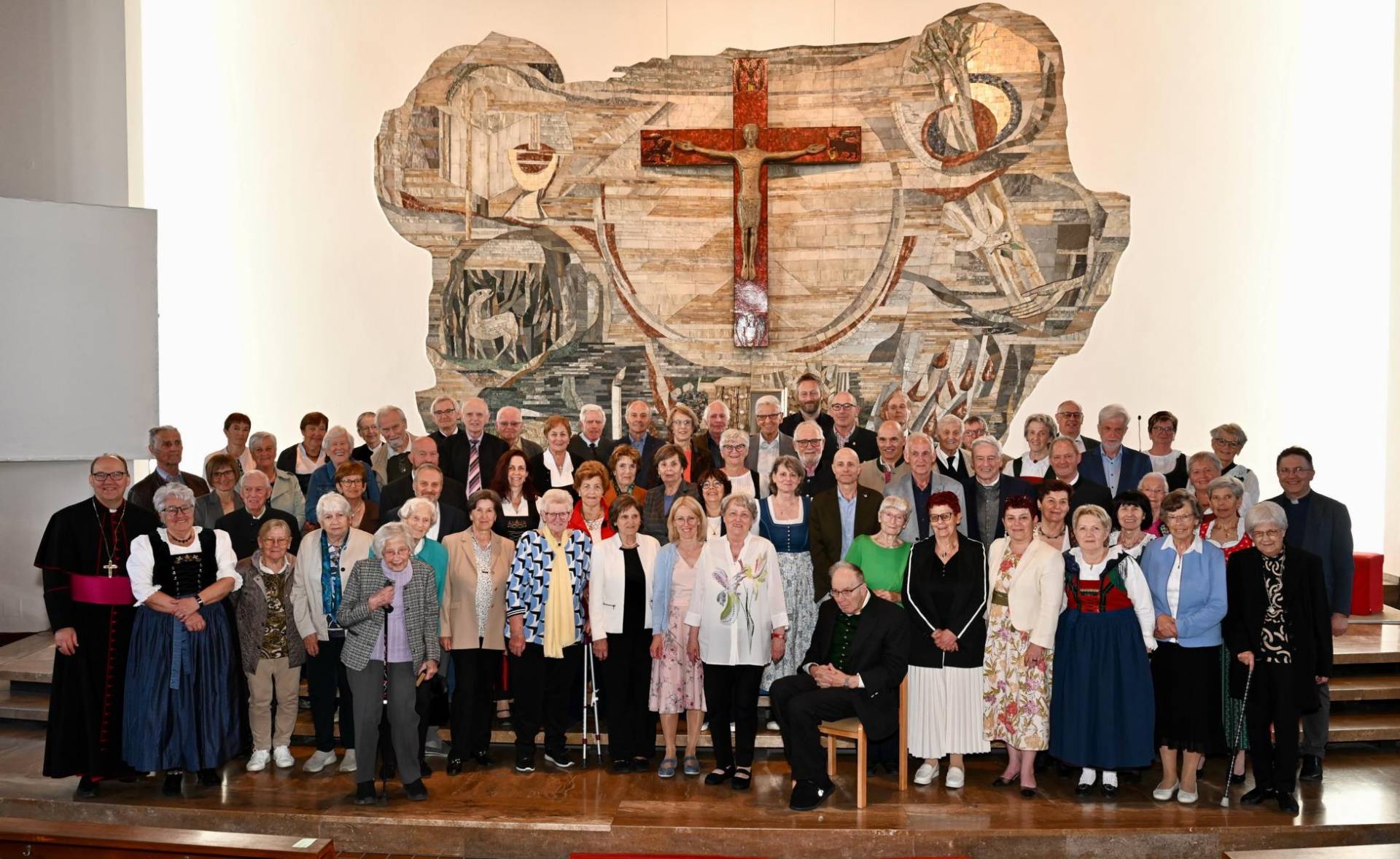 Gruppenbild mit allen Geehrten. Foto: Sigl/dibk.at