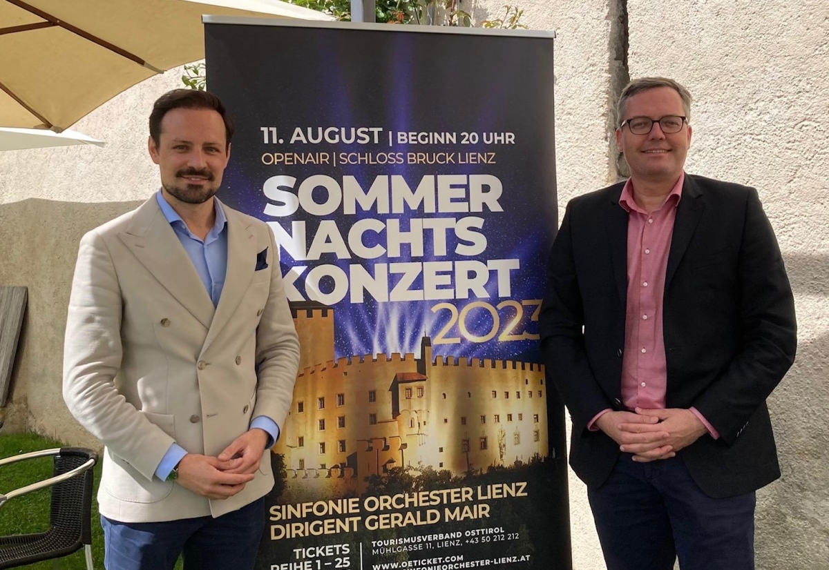 Schwungvolles zur &bdquo;lauschigen Sommernacht&ldquo;