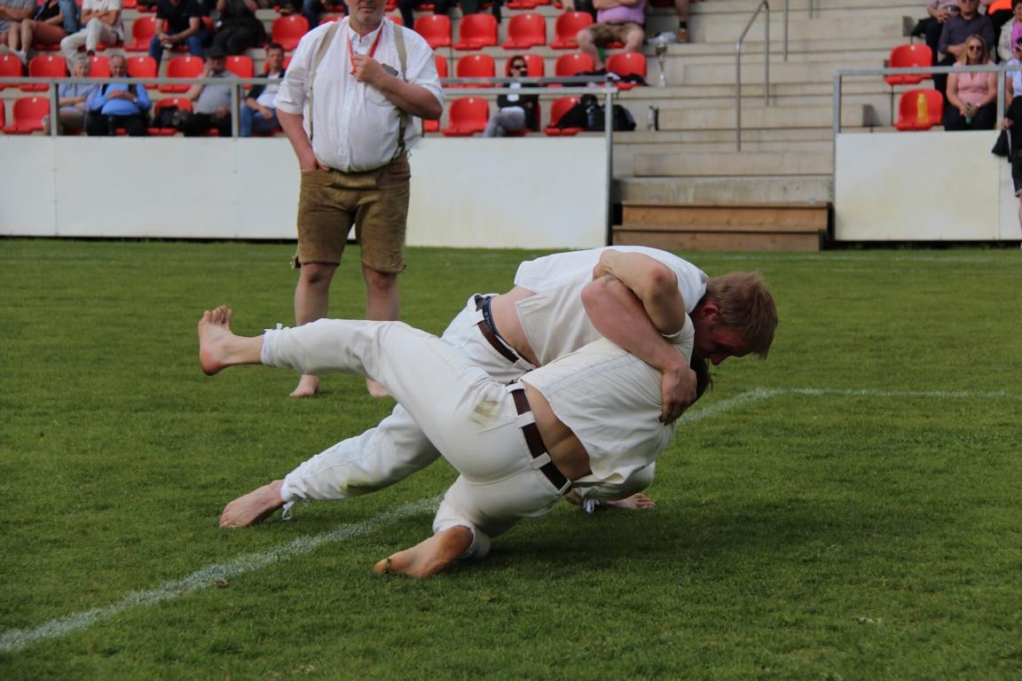 Matreier Ranggler triumphierten bei Jubil&auml;umswettkampf