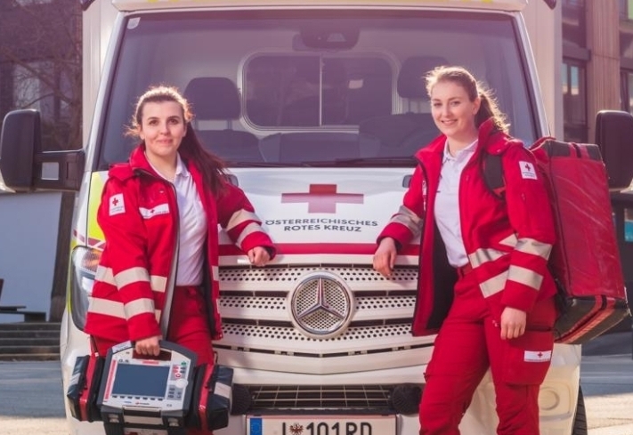 Rotes Kreuz sucht Sanit&auml;terinnen