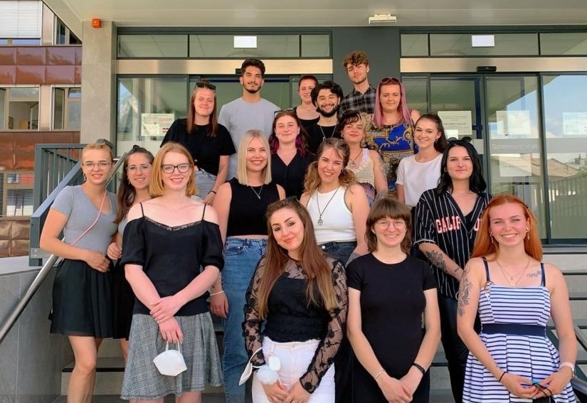 Berufssch&uuml;lerinnen wollen Meere mit Haaren retten