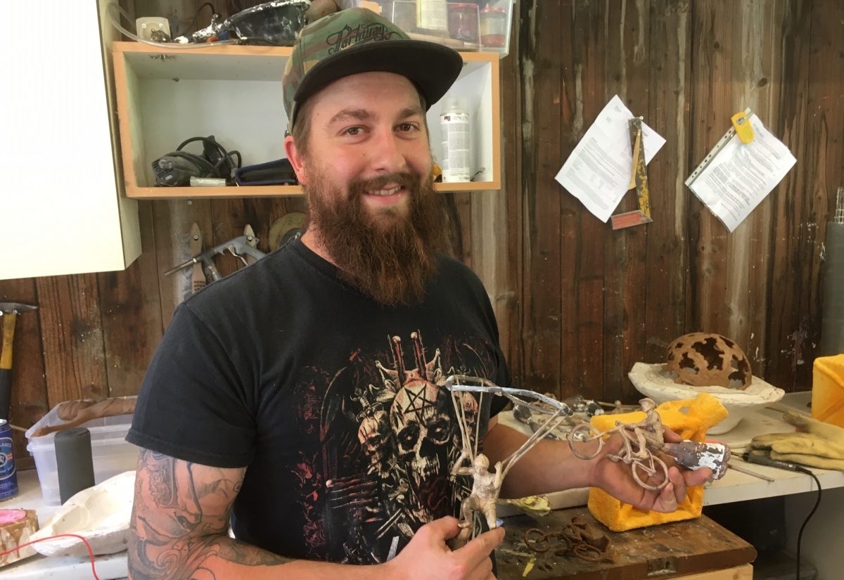 Dolomitenmann Troph&auml;en 2020 aus Gerold Leitners Bildhauer-Atelier