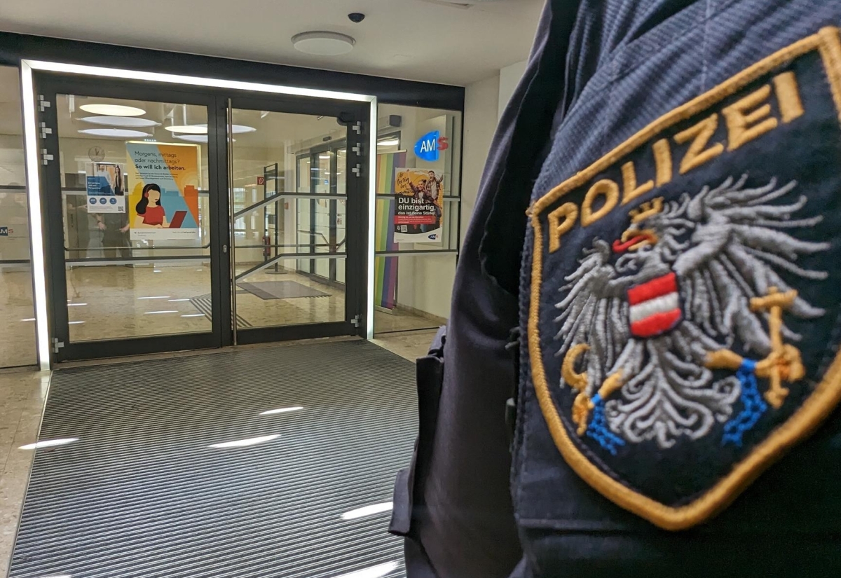 Messerattacke und Sch&uuml;sse im AMS Lienz