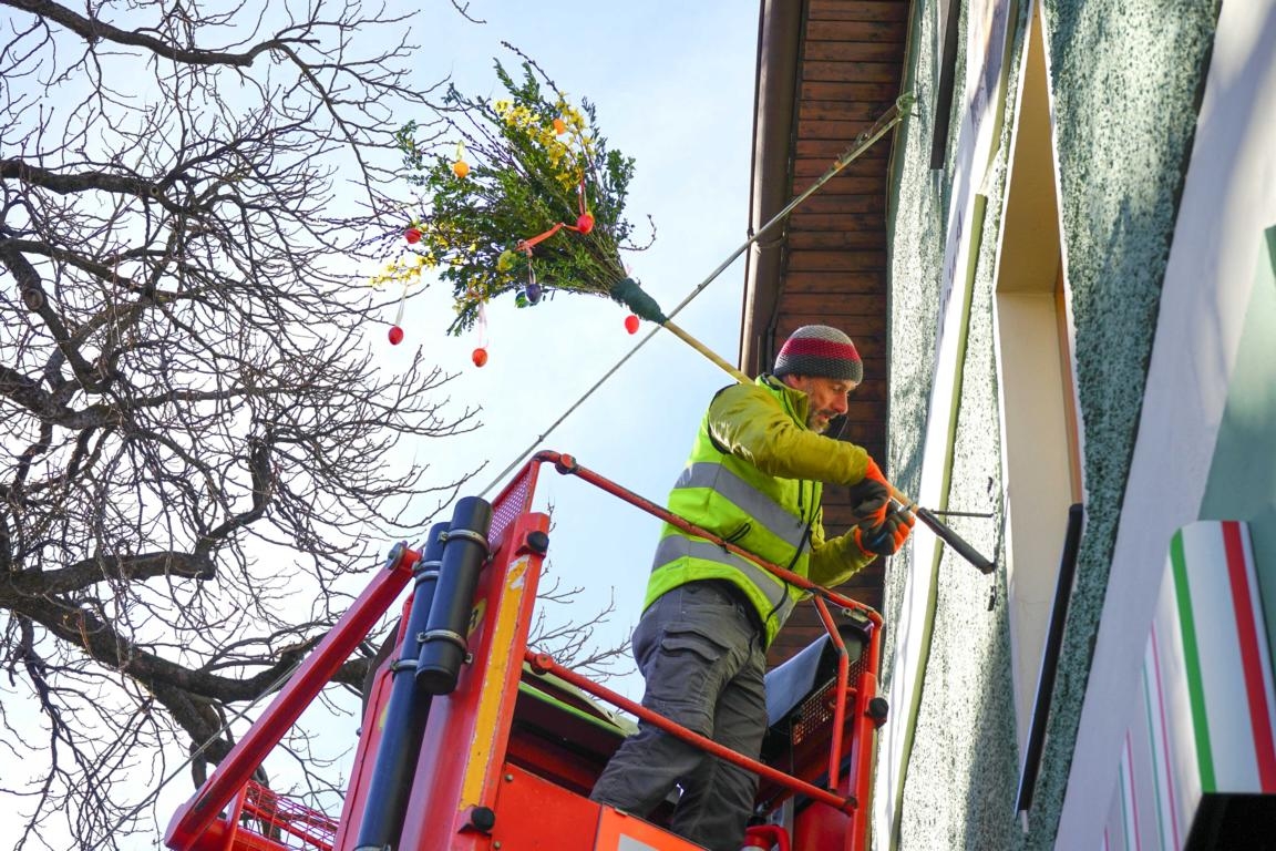 Palmbesen bringen den Fr&uuml;hling in Lienzer Innenstadt