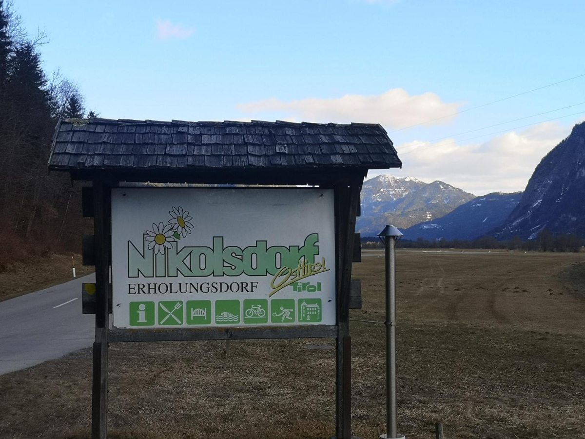 Sperre der Nikolsdorfer Landesstraße ab Montag