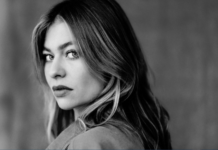 Zo&euml; bringt Pariser Flair nach Lienz