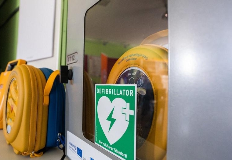 Zahlreiche neue &bdquo;Defi&ldquo;-Standorte in Osttirol 