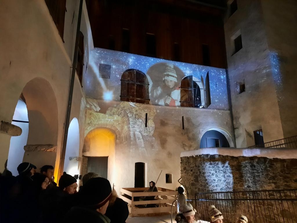 Festliche Stimmung bei der Heinfelser Burgweihnacht