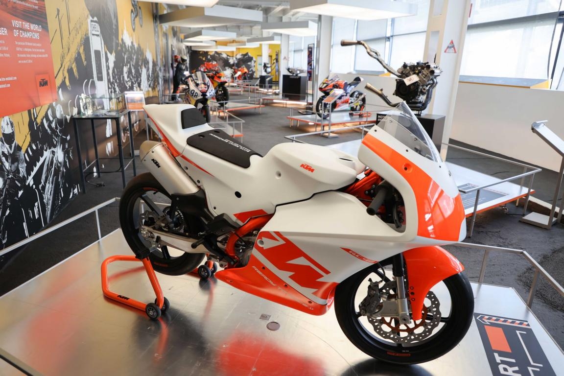 Kultautos und &ndash;motorr&auml;der beim Gro&szlig;glockner