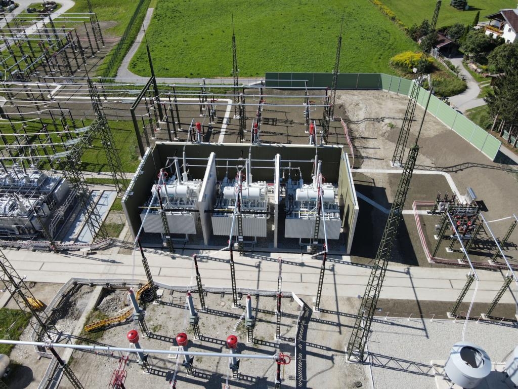 Neuer Riesentrafo ist in Nussdorf-Debant am Netz