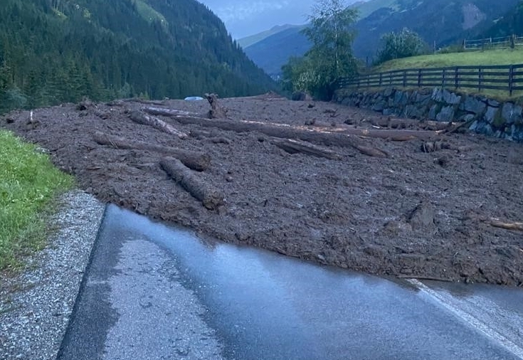 Defereggentalstra&szlig;e nach Murenabgang wieder offen
