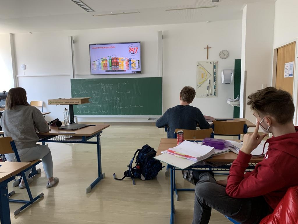 Lienzer Sch&uuml;ler reisten digital zu gro&szlig;en Logistikzentren