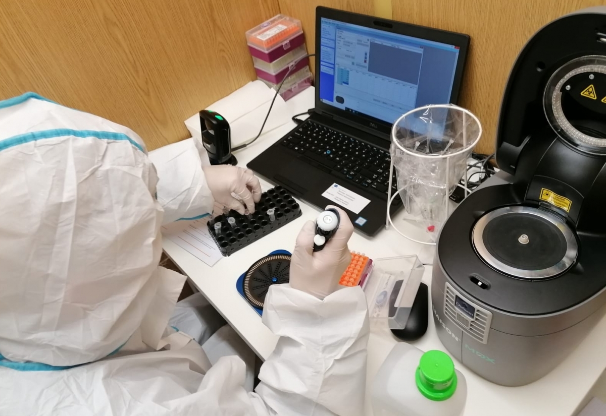 Erstes mobiles Corona-Labor &Ouml;sterreichs in Lienz im Einsatz