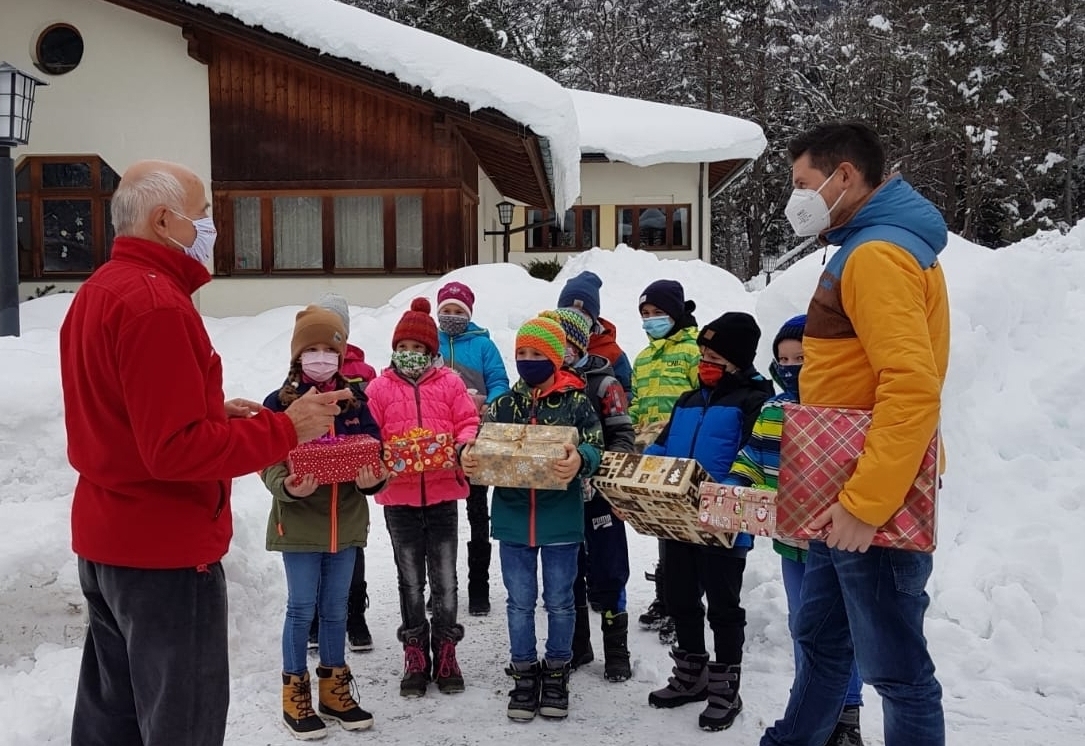 Osttiroler Sch&uuml;ler halfen dem Christkind