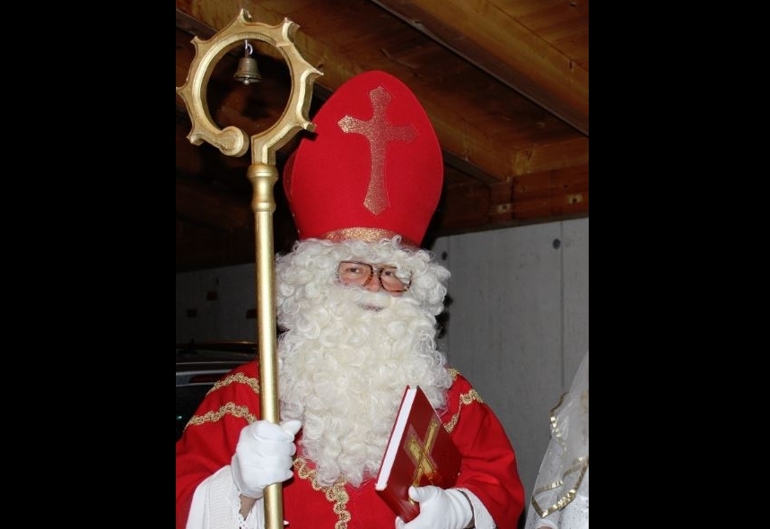 Zweiter Drive-In-Gottesdienst im Dezember mit dem Nikolo