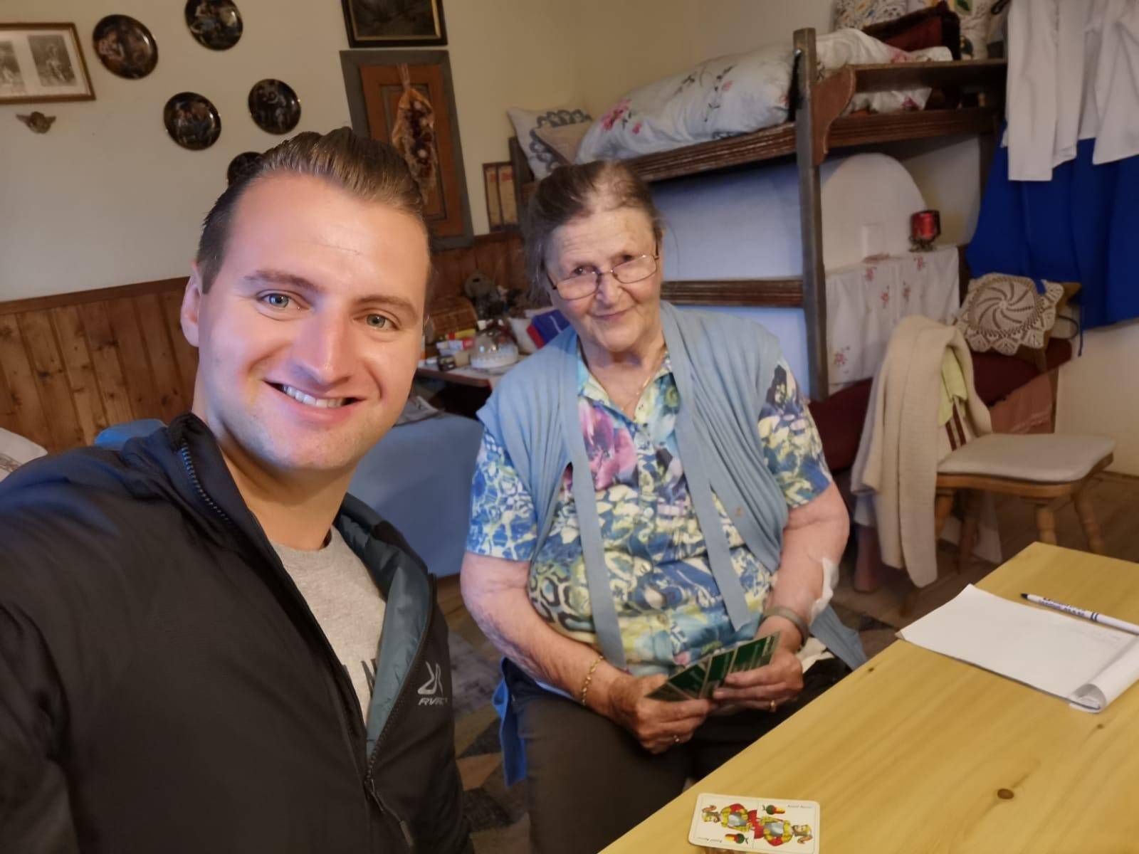 Florian schaut sich die Sendung auch gerne mit seiner Oma Irma an.