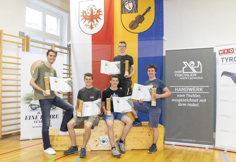 Osttiroler Tischlerlehrlinge im Finale