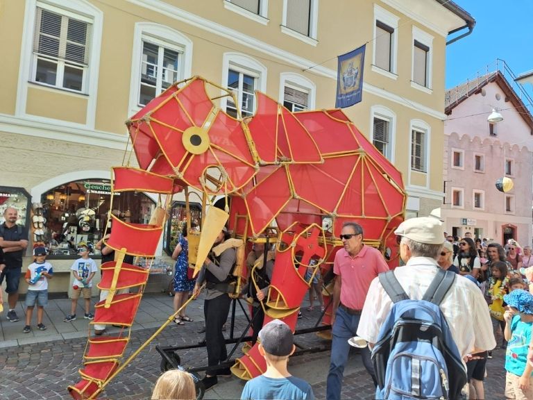OLALA sorgt f&uuml;r buntes Treiben in Lienzer Innenstadt