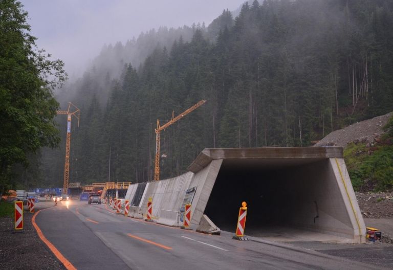 B&uuml;rgermeister h&auml;lt am Plan f&uuml;rs Wasserkraftwerk fest