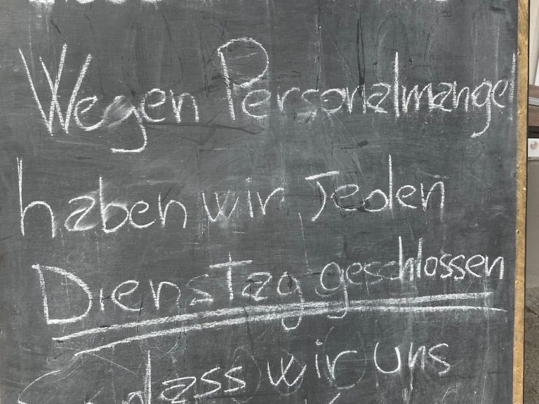 Corona, Impfpflicht, Proteste, Personalmangel, &hellip;