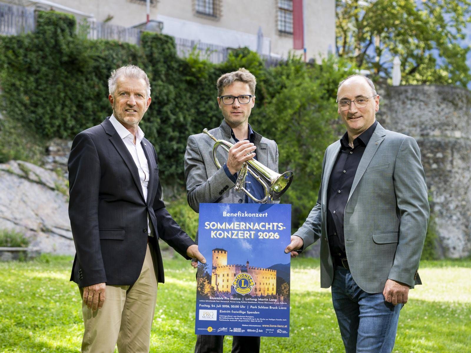v.l. Oskar Januschke (Lions Club Lienz), Martin Lang (Leitung Pro Musica) und Harald Green (Lions Club Lienz). Foto: Martin Lugger
