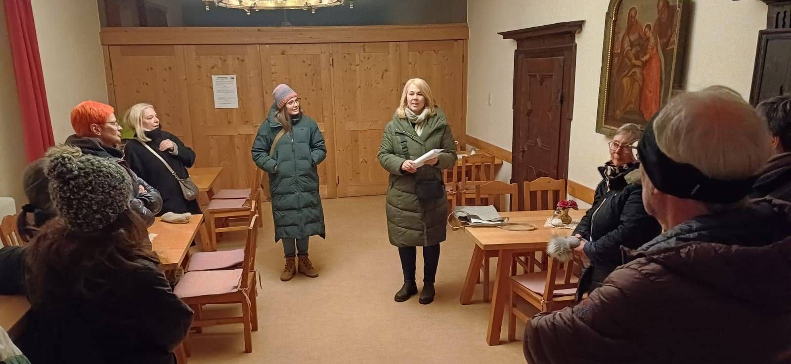 Besuch in der Teestube im Franziskanerkloster Lienz. Foto: RMO