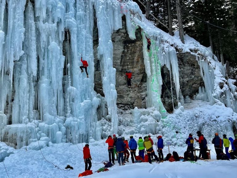 Luner Peter ist Vize-Staatsmeister im Eisklettern