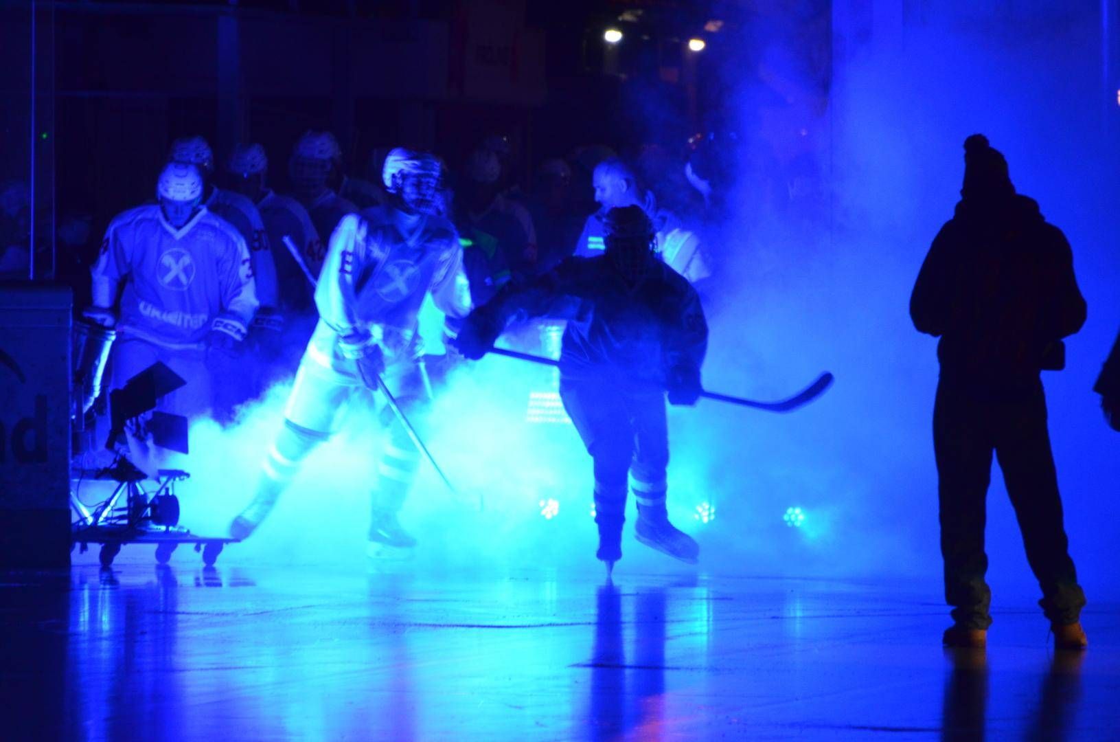 Einlauf der Hubener Eisb&auml;ren. Foto: Glantschnig