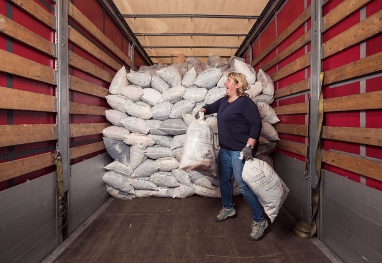 In den Altkleidersack soll nur Brauchbares und Tragbares