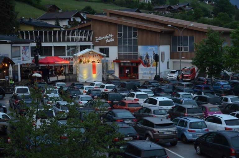 Guter Spirit bei Drive-In-Gottesdienst