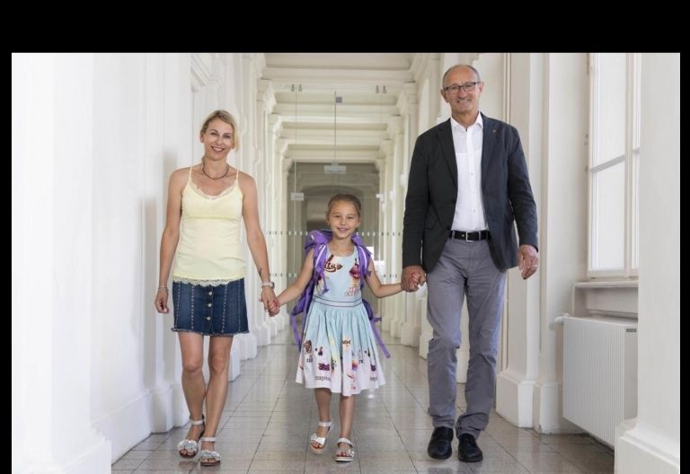 Land Tirol bietet Schulstarthilfe an