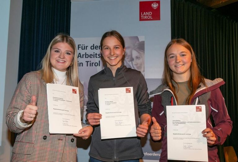 Auszeichnung f&uuml;r 35 Lehrlinge in Lienz